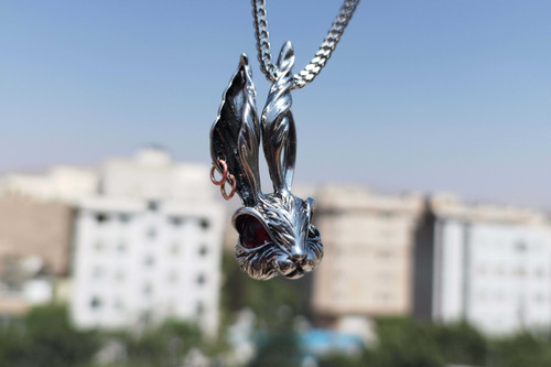 پلاک با زنجیر